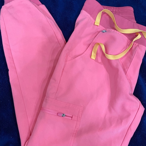 Figs - NEON PINK Zimora jogger scrub pant - petite XS - Picture 2 of 2